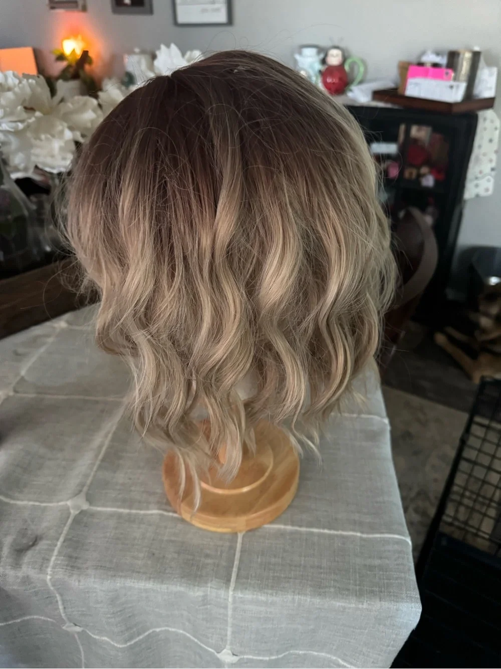 Natural Wavy Short Bob Wig in Ash Brown Blonde - Lightweight Style
